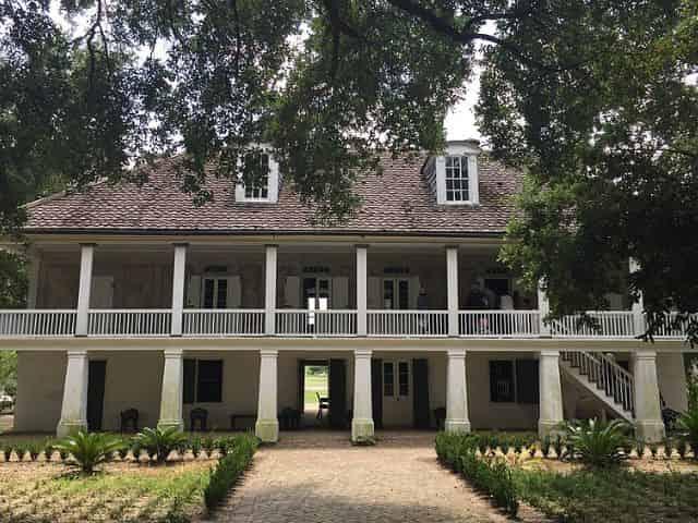 View of Houmas House Closest Plantation Home To New Orleans - How To Book A Tour