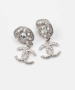 Chanel Earrings CC Silver Pearls AB7351 in Silver and White