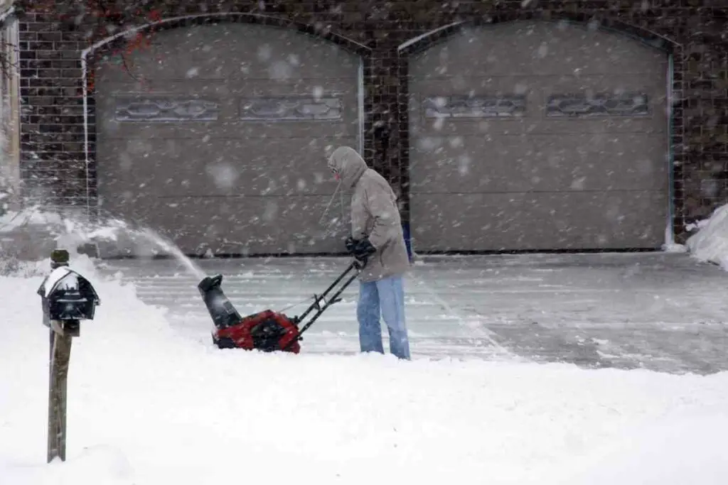 How much gas snowblower use explained