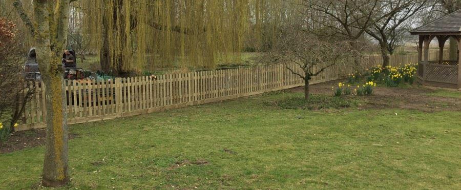 Picket fencing