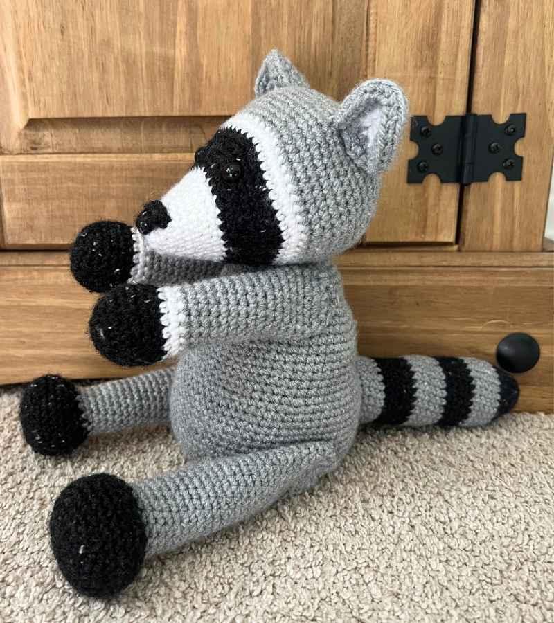 crochet raccoon legs