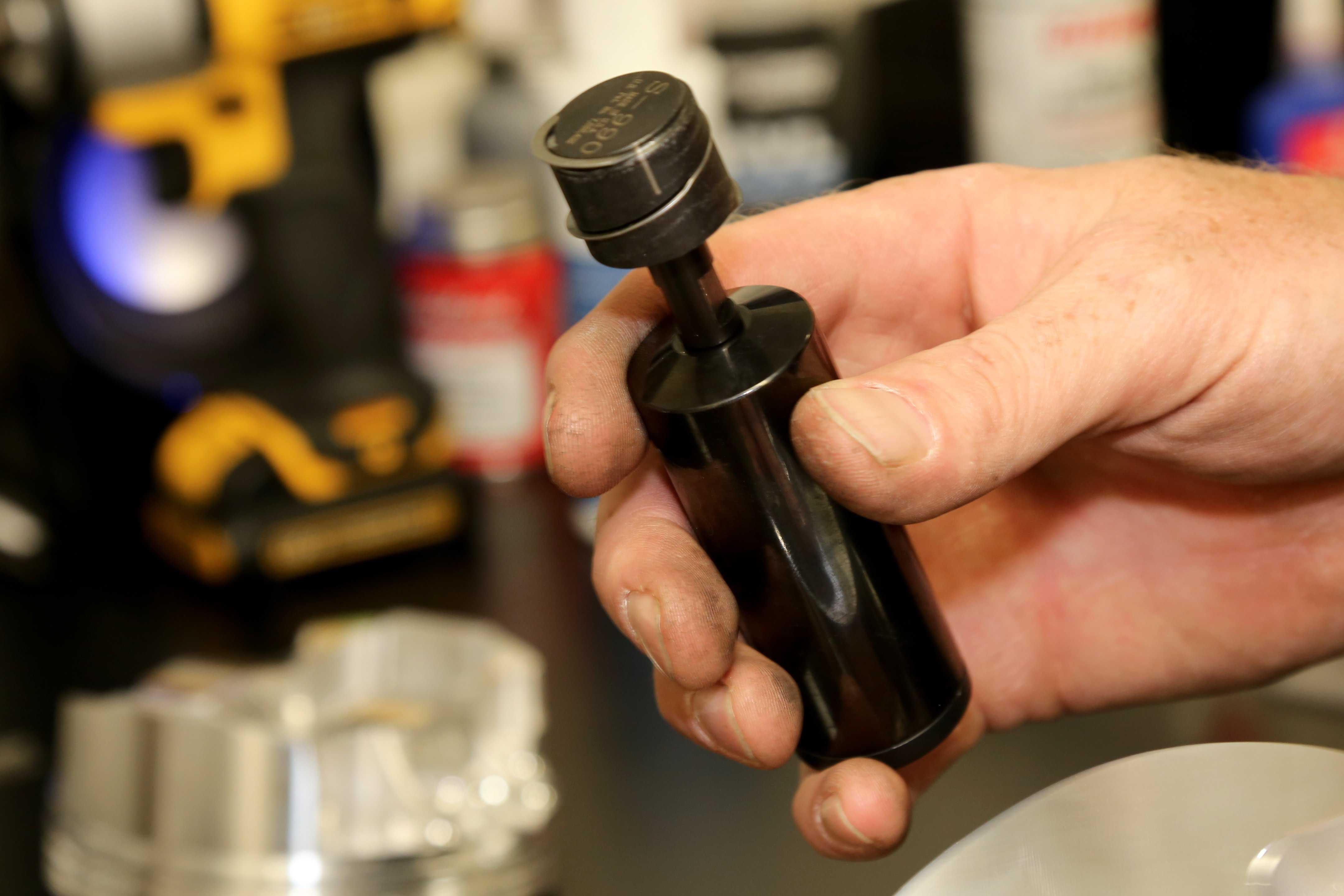 006 piston lock types installation techniques