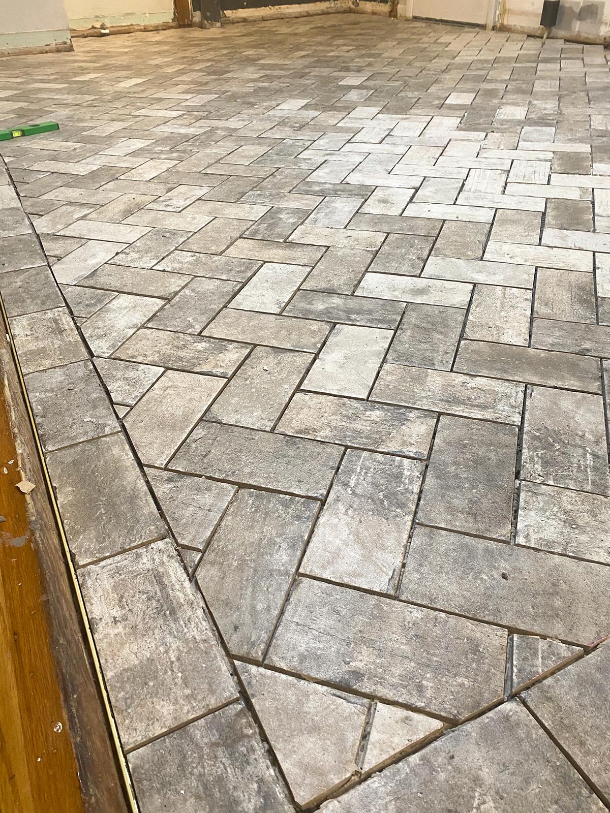 How to start a herringbone tile pattern