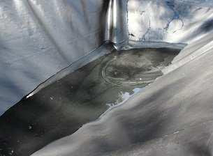 Image generated by spec utility-trailer-tarp-pool-prevention