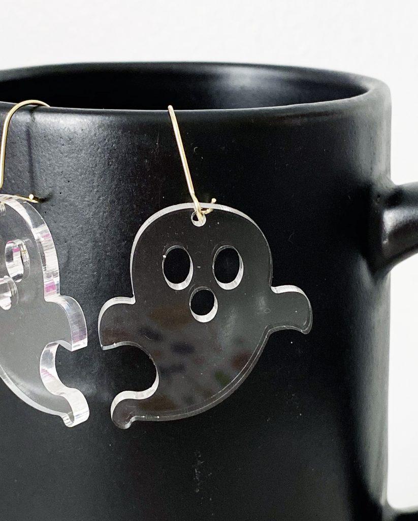 DIY Acrylic Ghost Halloween Earrings made with a Glowforge by Pineapple Paper Co.