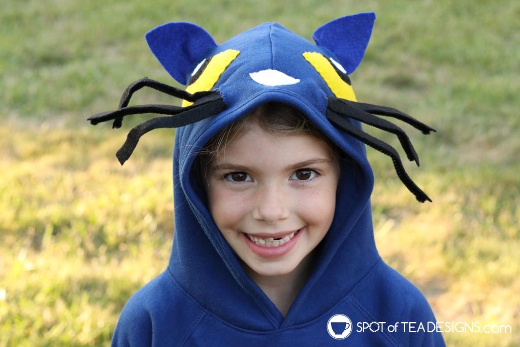 Pete the Cat DIY Hoodie Halloween Costume | Spotofteadesigns.com