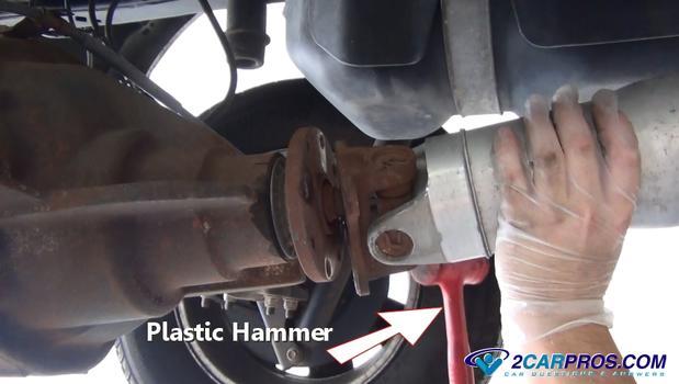 lubricate drive shaft yoke