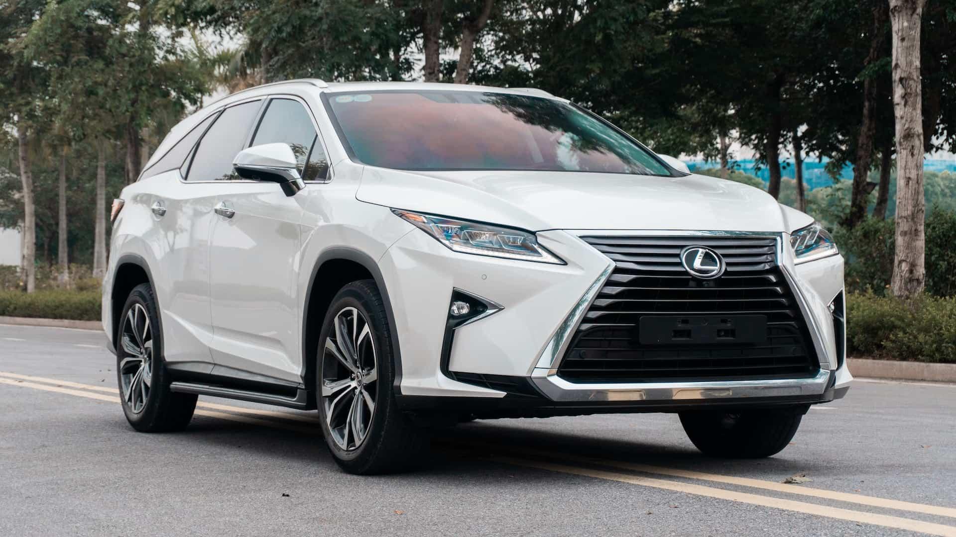 Lexus RX in white